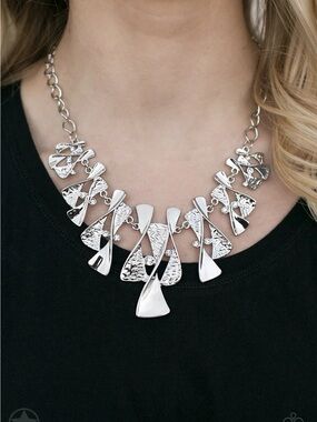 paparazzi Silver Sculptural Bib Necklace